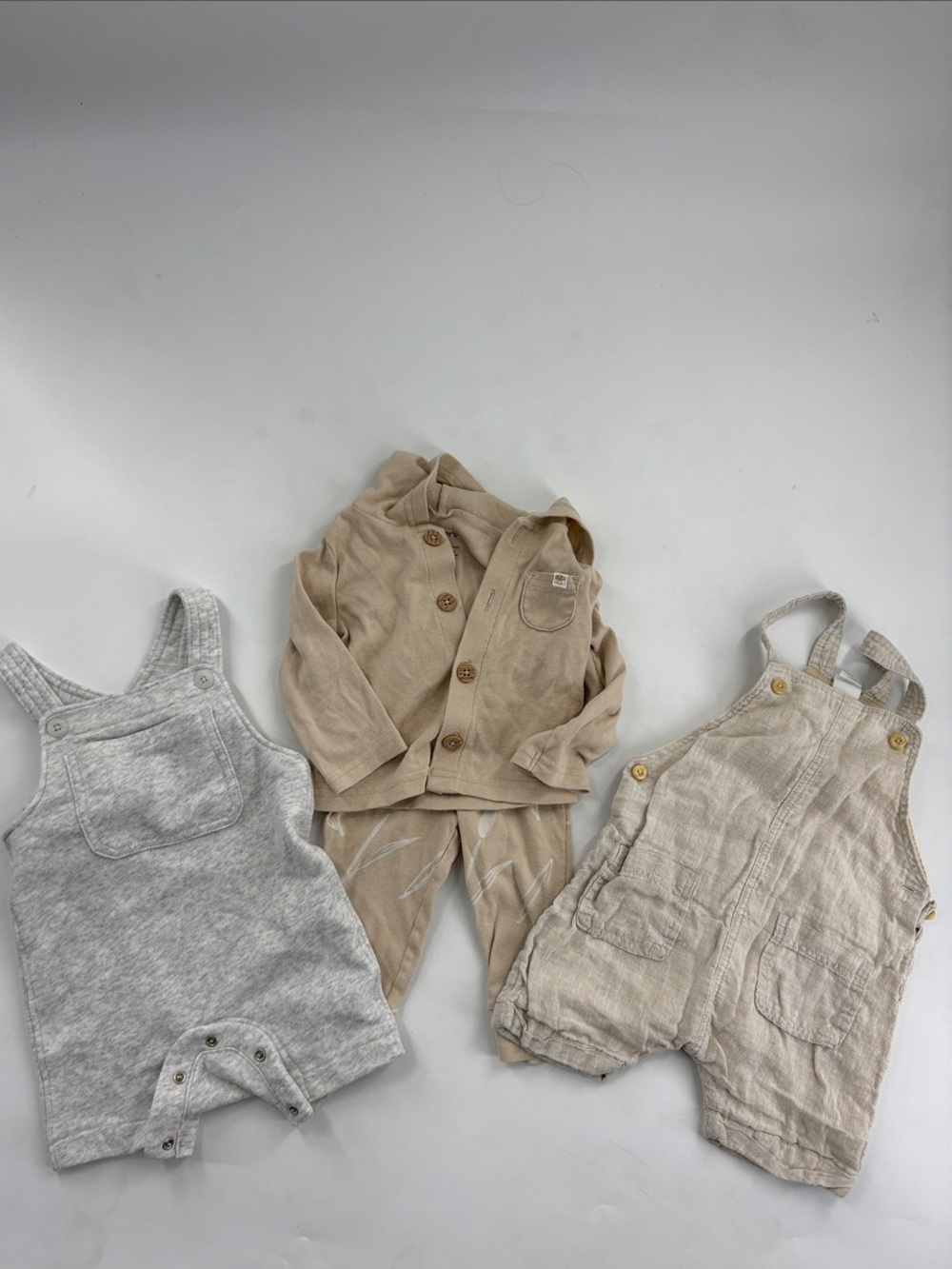 Baby Boy Clothes Bundle 13pc 6-12M 9M Yoda Hoodie Overalls - Picture 3 of 7